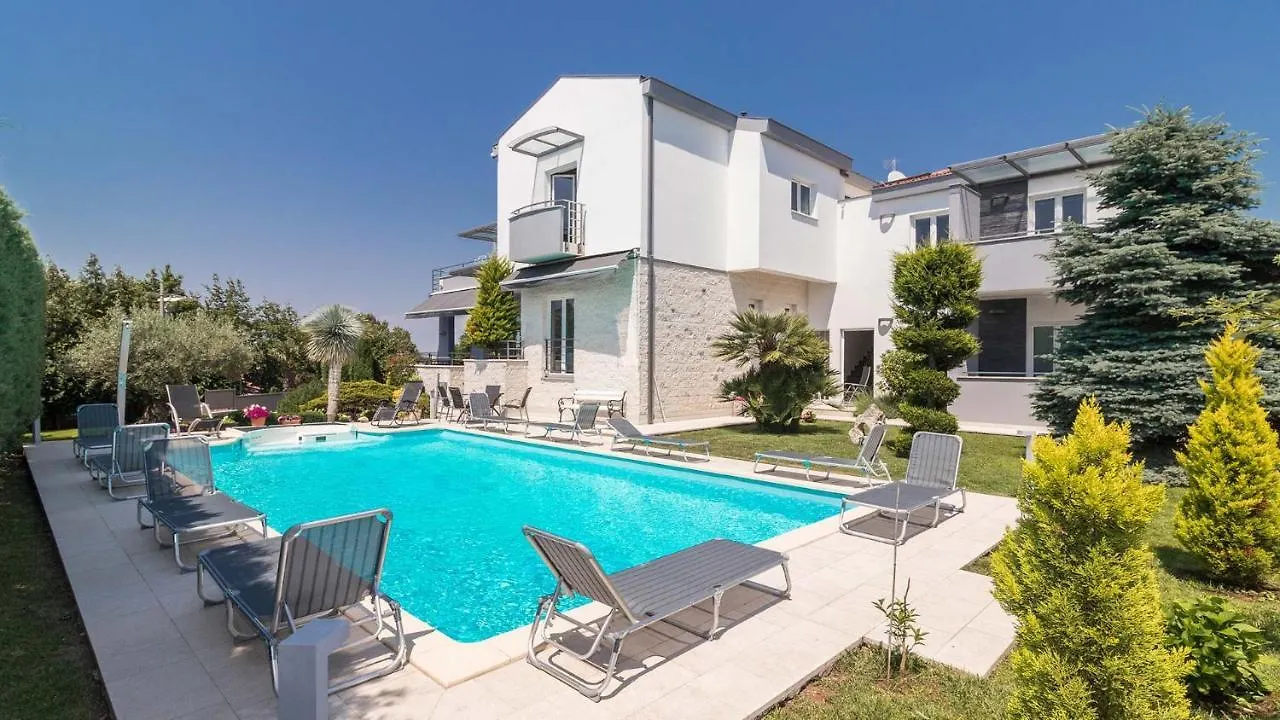 Luxury Villa Nicol With Pool And Sea View 300M From The Beach Pula 0*,  Croatia