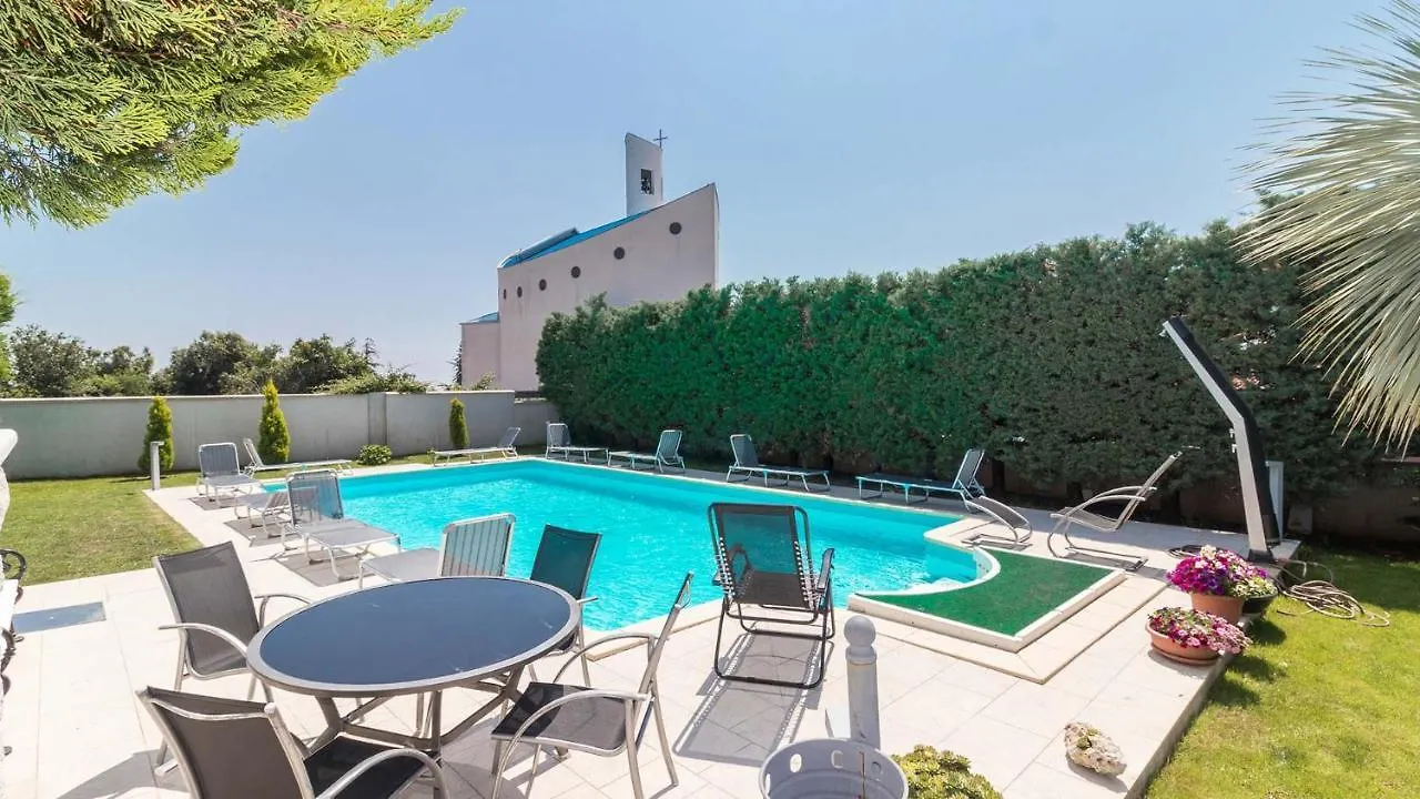 Luxury Villa Nicol With Pool And Sea View 300M From The Beach Pula Croatia