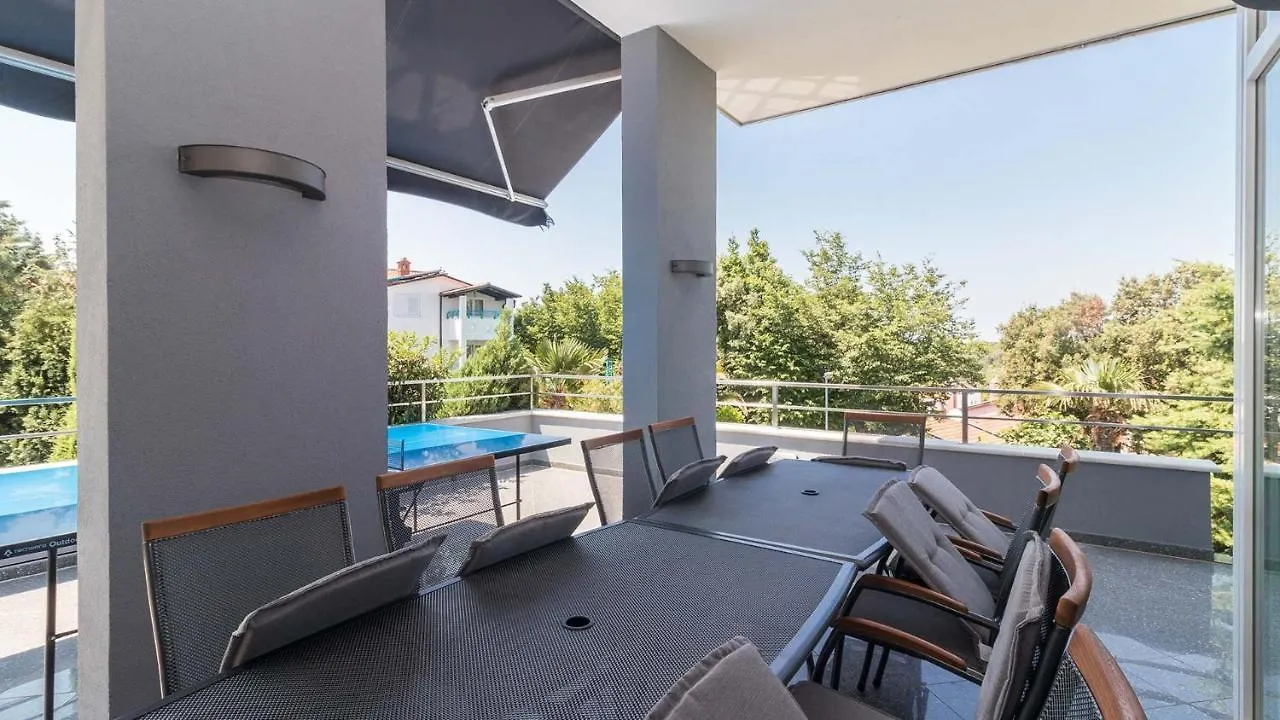 Luxury Villa Nicol With Pool And Sea View 300M From The Beach Pula