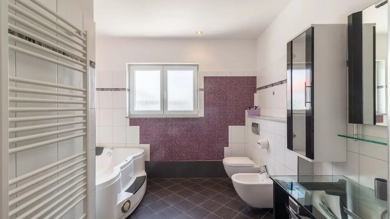 Luxury Villa Nicol With Pool And Sea View 300M From The Beach Pula
