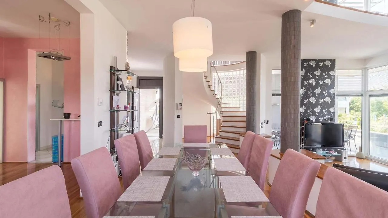 Luxury Villa Nicol With Pool And Sea View 300M From The Beach Pula