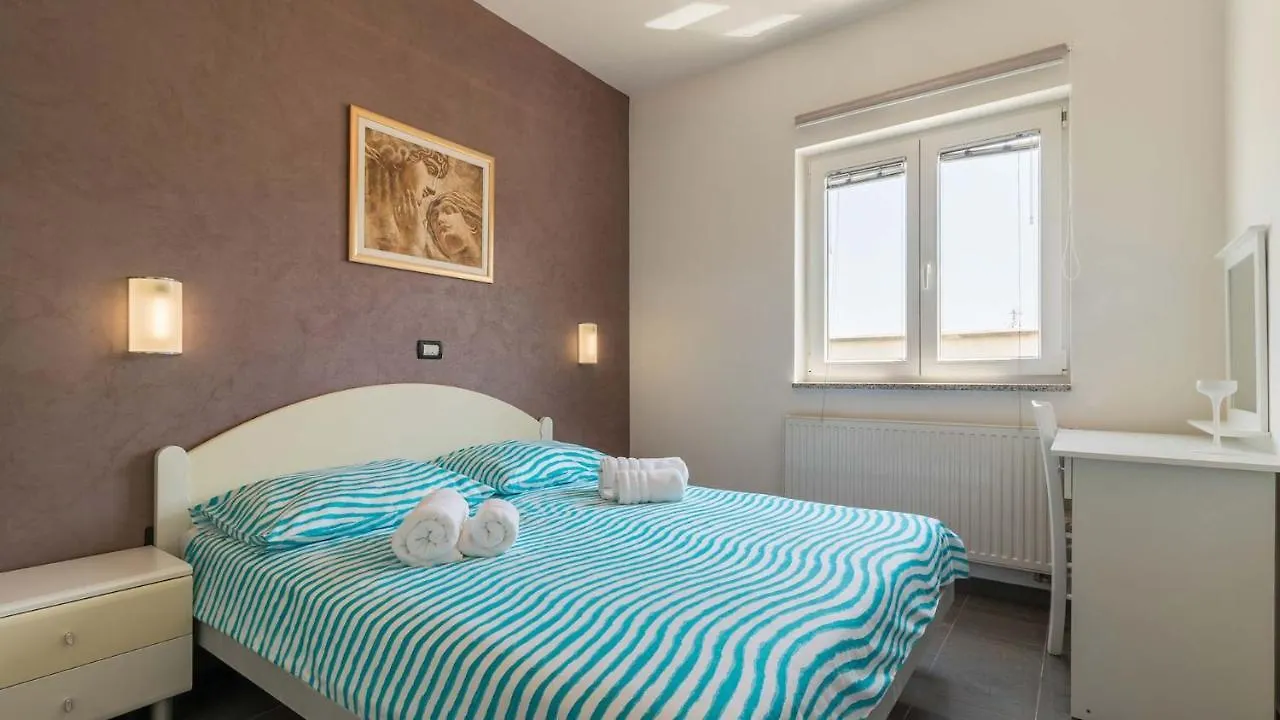 Luxury Villa Nicol With Pool And Sea View 300M From The Beach Pula